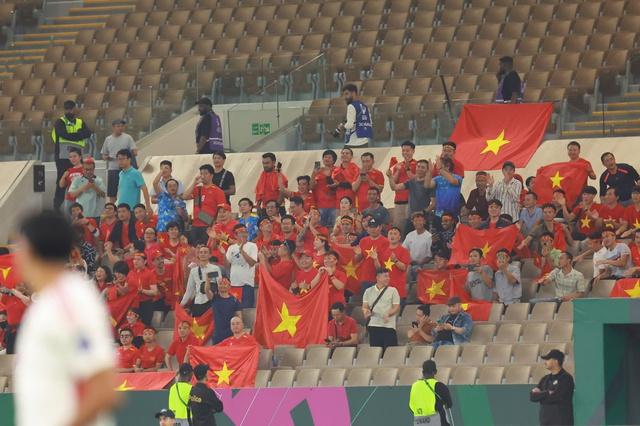 'Cậu út' Lê Phát thực sự... phát dưới 'ma thuật' của HLV Kim Sang-sik- Ảnh 4.