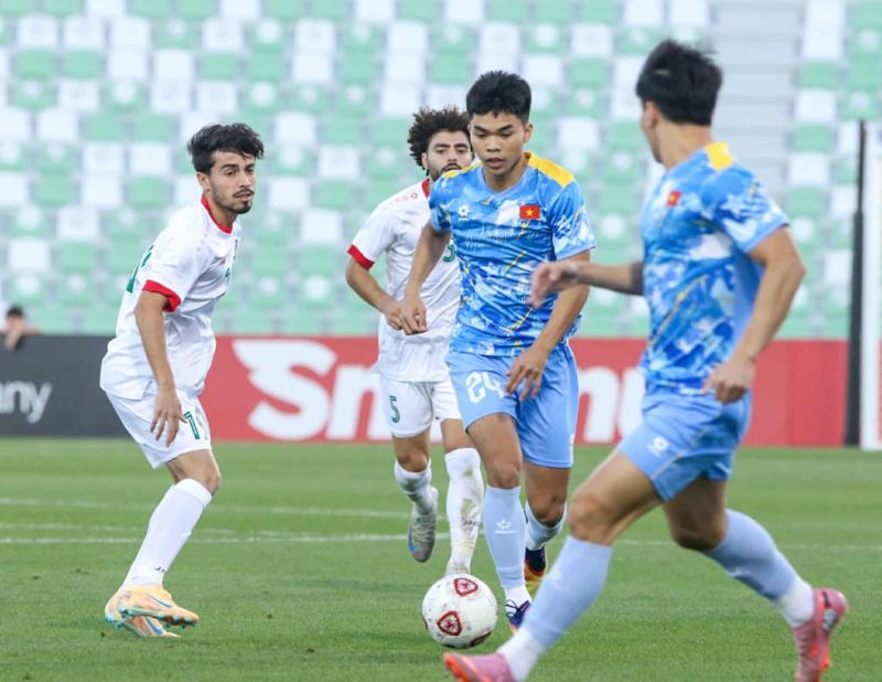 U.23 Việt Nam đội hình siêu tấn công đấu Jordan: Ông Kim gây sốc, người suýt bị loại Lê Phát đá chính- Ảnh 4.