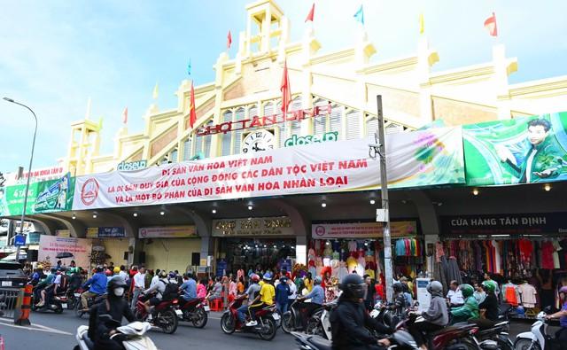 TP.HCM khen thưởng 34 phường, xã và 16 doanh nghiệp nộp ngân sách trên 3.000 tỉ đồng- Ảnh 1.