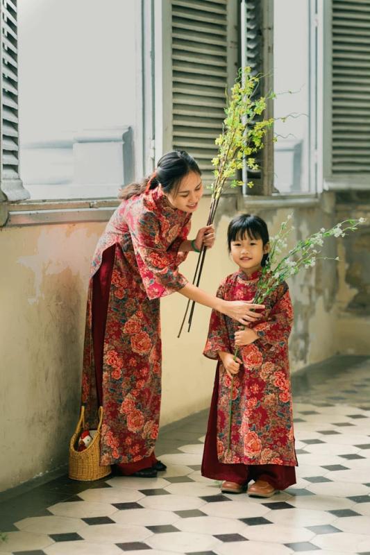Chụp ảnh áo dài tết miễn phí ở TP.HCM: Gợi ý cực hợp cho mẹ và bé - Ảnh 5.