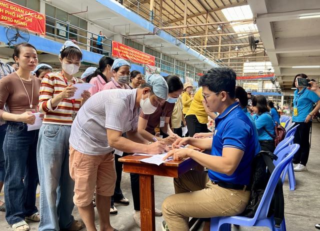 Công ty PouYuen: Chi tiền thưởng tết khủng cỡ nào?  - Ảnh 2.
