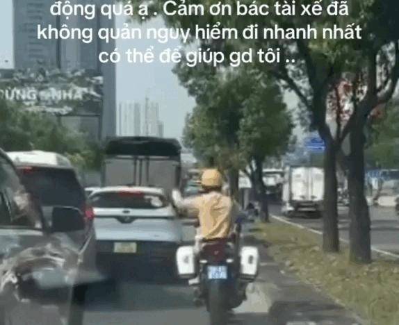 Clip CSGT TP.HCM mở đường đưa người bệnh đi cấp cứu hút hơn 600.000 lượt xem - Ảnh 1.
