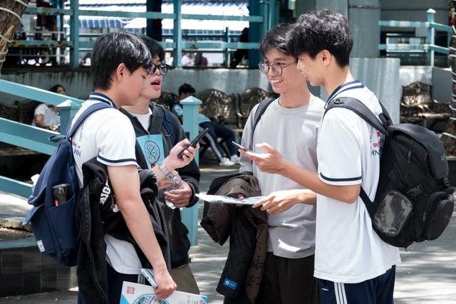 Dày đặc kỳ thi năng lực vào đại học, học sinh nên chọn gì, ôn sao? - Ảnh 1.