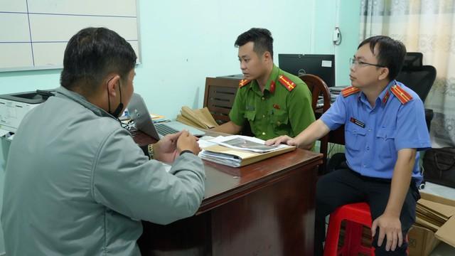 Vụ 'chuyến xe bão táp' ở Đồng Tháp: Khởi tố, bắt giam thêm tài xế xe tải- Ảnh 1.