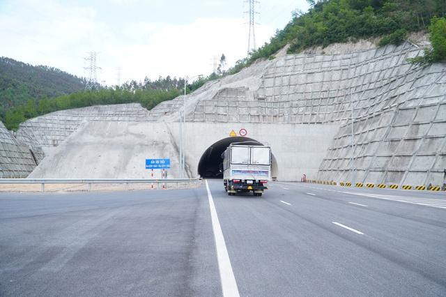 Cao tốc phía đông Gia Lai gấp rút thông xe trước Tết- Ảnh 5.