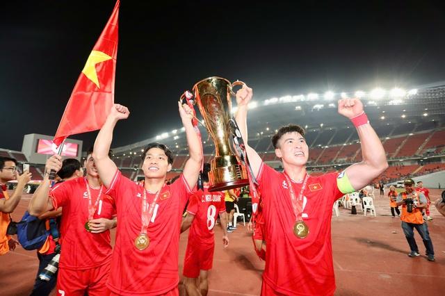 Báo Indonesia lo sợ đội nhà phải ‘đụng độ’ Việt Nam tại AFF Cup 2026, hồi hộp chờ bốc thăm ngày 15.1- Ảnh 1.
