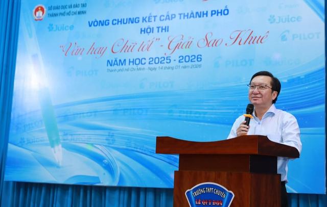 Học sinh TP.HCM  trải nghiệm cảm xúc để thể hiện "văn hay chữ tốt" - Ảnh 2.