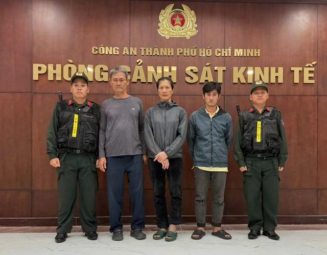 Công an TP.HCM triệt phá đường dây sản xuất thuốc đông y giả- Ảnh 1.