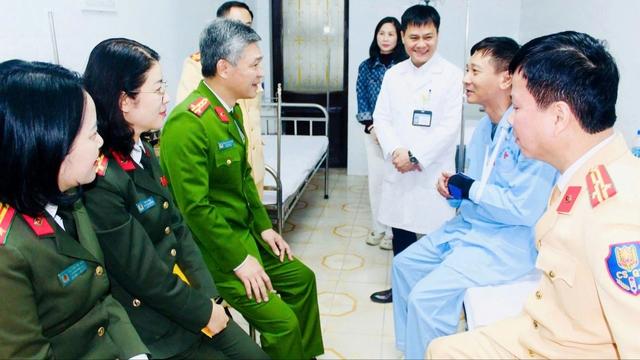 Đại úy Công an gãy xương vì vi phạm giao thông của thanh niên say rượu - Ảnh 1.