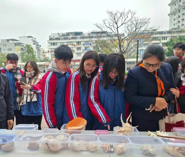Đưa học sinh 'chạm' vào thiên nhiên để học bảo tồn di sản- Ảnh 1.
