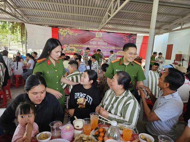 Bữa cơm khơi dậy khát vọng hoàn lương trong mỗi phạm nhân- Ảnh 1.