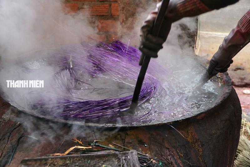 Làng dệt chiếu cói Phú Tân bên đầm Ô Loan giữ gìn nghề truyền thống trăm năm - Ảnh 9.