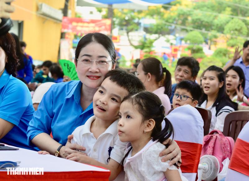 900 Trẻ em TP.HCM nhận quà tết và 1 triệu đồng dịp Tết Bính Ngọ 2026 - Ảnh 2.