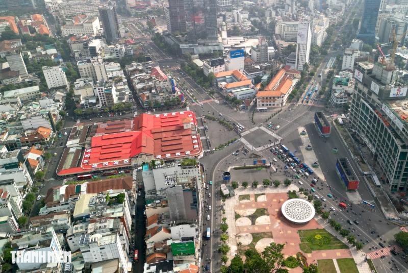 Chợ Bến Thành đang ‘thay áo mới’ chuẩn bị đón Tết Bính Ngọ sắp đến - Ảnh 11.
