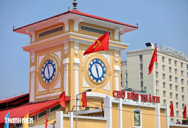 Hình ảnh khu vực chợ Bến Thành khác lạ sau khi được sơn mới - Ảnh 5.