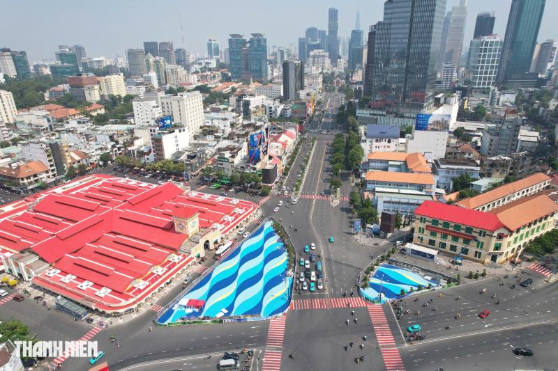 Ngoài chợ Bến Thành, Hồ Con Rùa những nơi nào ở TP.HCM được sơn mới đón tết? - Ảnh 2.