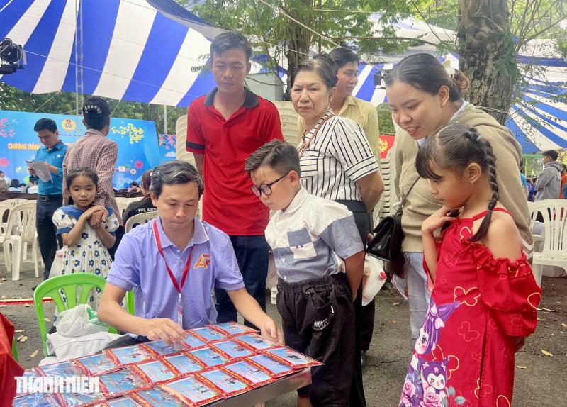 900 Trẻ em TP.HCM nhận quà tết và 1 triệu đồng dịp Tết Bính Ngọ 2026 - Ảnh 5.