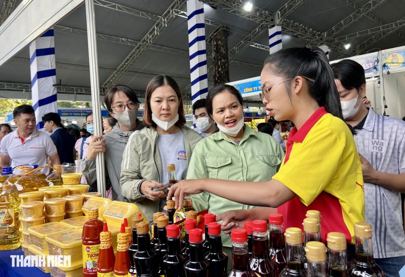 Trung tâm TP.HCM có nơi này đang bán hàng tết giảm giá đến 49%- Ảnh 4.