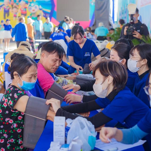 Lần đầu tiên tại Nha Trang: Long Châu tổ chức giải đi bộ đồng hành dành cho gia đình ba thế hệ- Ảnh 4.