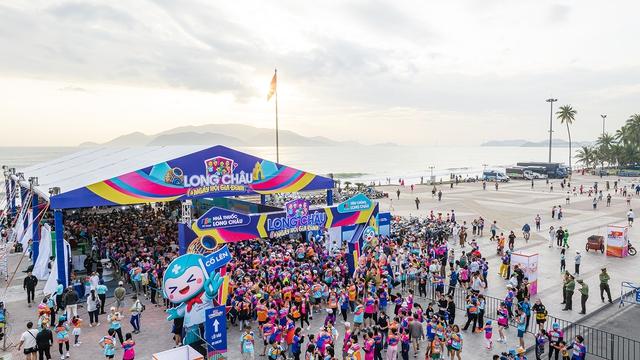 Lần đầu tiên tại Nha Trang: Long Châu tổ chức giải đi bộ đồng hành dành cho gia đình ba thế hệ- Ảnh 1.