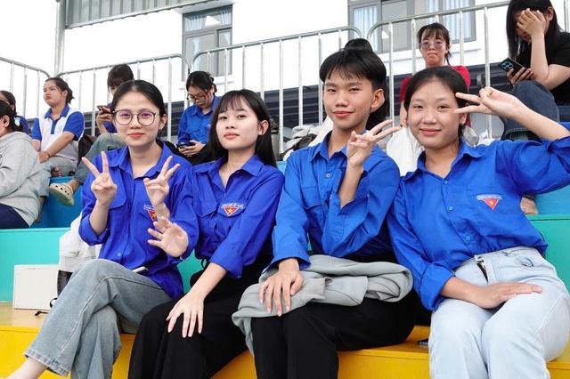 Áo xanh thanh niên ‘phủ sóng’ sân Đồng Tháp giải TNSV THACO cup 2026- Ảnh 3.
