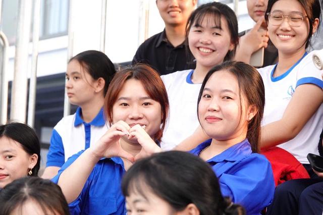 Áo xanh thanh niên ‘phủ sóng’ sân Đồng Tháp giải TNSV THACO cup 2026- Ảnh 4.