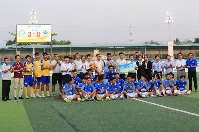 Sân 1.600 chỗ ngồi ‘hết sức chứa’ tại chung kết Tây Nam bộ TNSV THACO cup 2026- Ảnh 16.