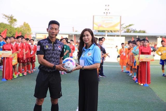 Hàng ngàn người ‘tiếp lửa’ lễ khai mạc vòng loại Tây Nam bộ TNSV THACO cup 2026- Ảnh 18.