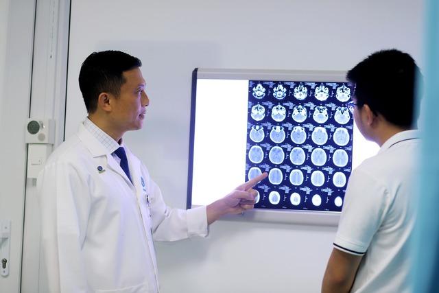 Giải phóng đường thở cho người đàn ông nghẹt mũi 5 năm, lệ thuộc thuốc co mạch- Ảnh 4.