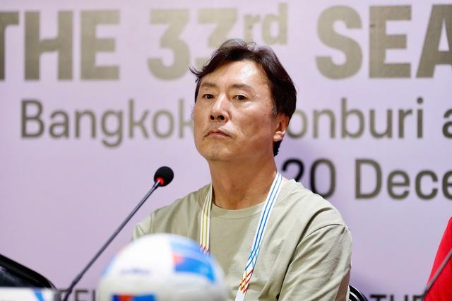 Nhiều thầy Hàn Quốc không trụ nổi ở Đông Nam Á, vì sao chỉ HLV Kim Sang-sik thành công?- Ảnh 1.