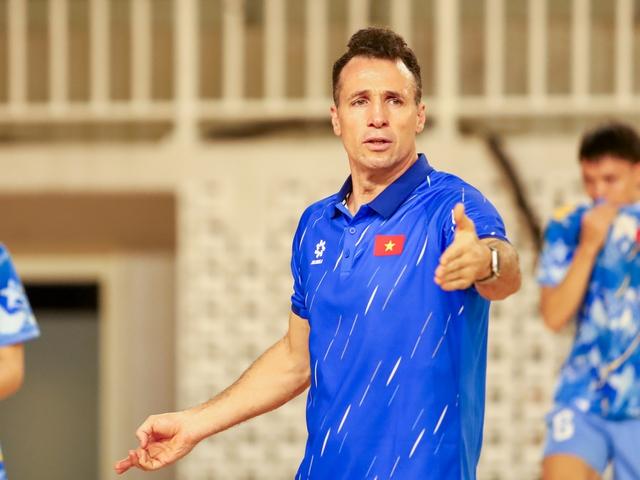 HLV Giustozzi nói cực hay về trận thắng ngược Kuwait, futsal Việt Nam được khen hoàn hảo- Ảnh 1.