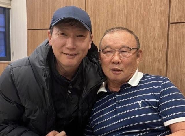 Truyền thông Hàn Quốc ca ngợi 'phép màu Kim Sang-sik tiếp tục càn quét châu Á'- Ảnh 2.