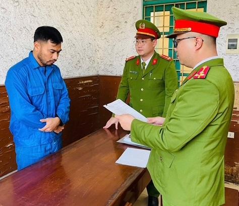 Nguyên giám đốc ngân hàng Quảng Ninh bị khởi tố vì lừa đảo chiếm đoạt tài sản - Ảnh 1.