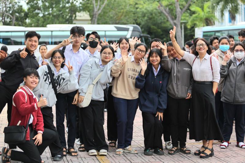 Học sinh Khánh Hòa nóng lòng chờ Tư vấn mùa thi 2026- Ảnh 3. Học sinh Khánh Hòa nóng lòng chờ Tư vấn mùa thi 2026- Ảnh 3.
