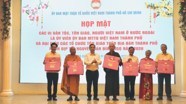 TP.HCM nghĩa tình: Hơn 5.900 tỉ đồng chăm lo tết cho người dân- Ảnh 4.
