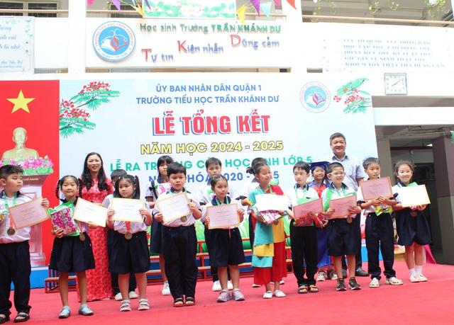 Quy định khen thưởng học sinh mới nhất có gì đáng chú ý? - Ảnh 2.
