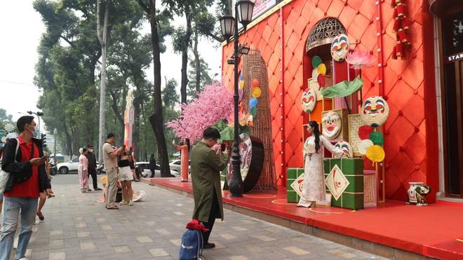Tái hiện lại Sài Gòn xưa, nơi đây đang đông đúc khách chụp ảnh tết miễn phí- Ảnh 3.