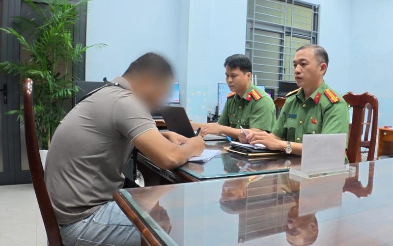 Đà Nẵng: Xử phạt người đăng bình luận sai sự thật về lãnh đạo cấp cao - Ảnh 1.