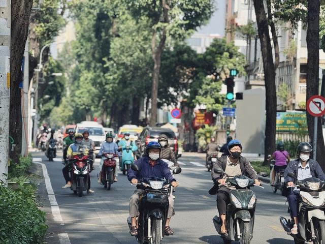 Thời tiết TP.HCM se lạnh, sắp có mưa trái mùa - Ảnh 1.