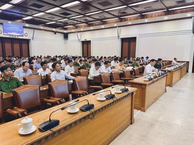 Quản lý vỉa hè sau sáp nhập: Mỗi nơi một kiểu, TP.HCM tính sửa quy định- Ảnh 1.