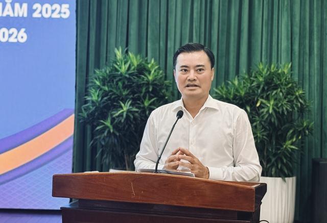 Quản lý vỉa hè sau sáp nhập: Mỗi nơi một kiểu, TP.HCM tính sửa quy định- Ảnh 2.