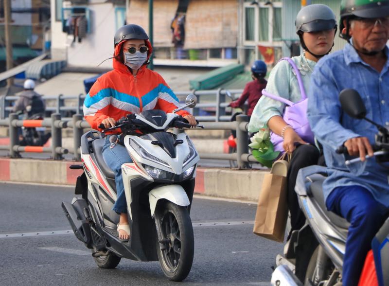 Ngày thứ ba nghỉ Tết Dương lịch 2026: Bất ngờ đường phố trung tâm TP.HCM- Ảnh 8.