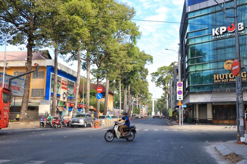 Ngày thứ ba nghỉ Tết Dương lịch 2026: Bất ngờ đường phố trung tâm TP.HCM- Ảnh 2.