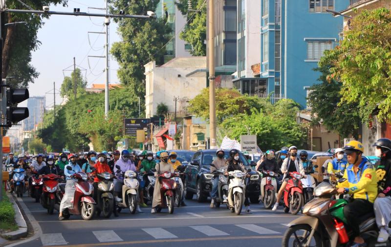 Ngày thứ ba nghỉ Tết Dương lịch 2026: Bất ngờ đường phố trung tâm TP.HCM- Ảnh 1.