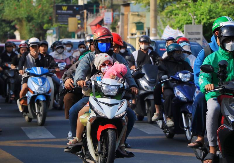 Ngày thứ ba nghỉ Tết Dương lịch 2026: Bất ngờ đường phố trung tâm TP.HCM- Ảnh 4.