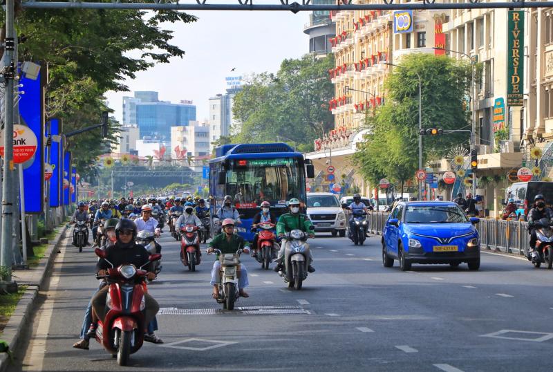 Ngày thứ ba nghỉ Tết Dương lịch 2026: Bất ngờ đường phố trung tâm TP.HCM- Ảnh 3.