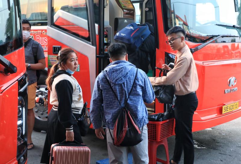 Sắp hết nghỉ Tết Dương lịch 2026, vì sao nhiều người mới bắt đầu về miền Tây? - Ảnh 9.