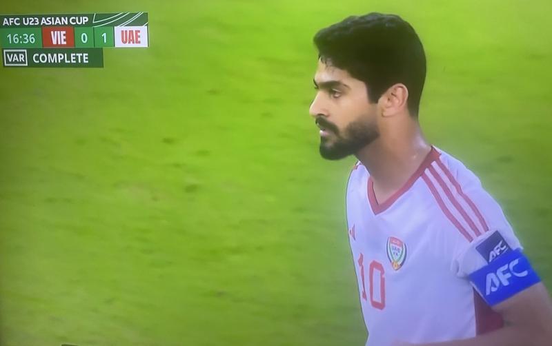 Tại sao trọng tài Iran không công nhận bàn thắng của U.23 UAE giúp U.23 Việt Nam thoát thua?- Ảnh 1.