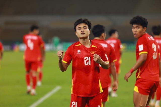 U.23 Việt Nam mỗi trận lại xuất hiện thêm ‘siêu anh hùng’, đối thủ làm sao bắt bài đây? - Ảnh 3.