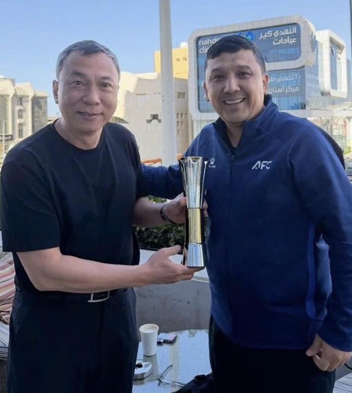 AFC nhờ Chủ tịch VFF Trần Quốc Tuấn mang Cúp 'Vua phá lưới' châu Á về Việt Nam cho Đình Bắc- Ảnh 1.